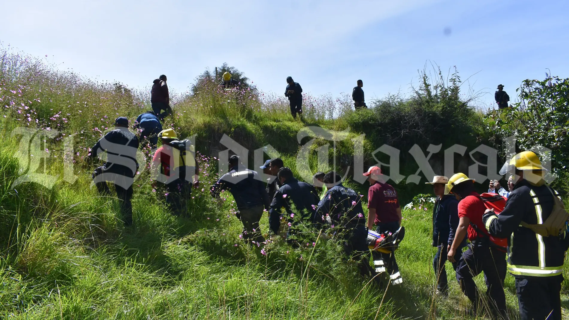 conductor cae en barranca en Contla (6) 6